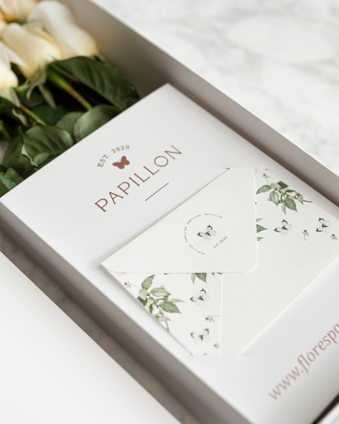 Caja de 12 Rosas Blancas